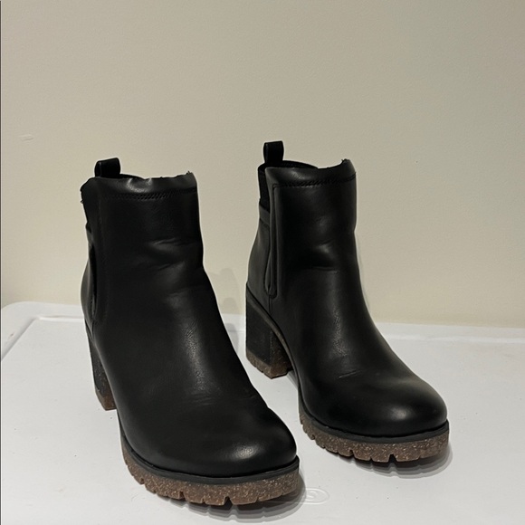 Kork-Ease Shoes - Kork-Ease Black Leather Ankle Booties